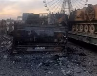 [ẢNH] Trúng tên lửa Syria, đoàn xe bọc thép Thổ Nhĩ Kỳ nát vụn khi chưa kịp tham chiến