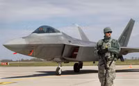 [ẢNH] Điểm yếu chí tử có thể khiến F-22 bị Su-35 tiêu diệt 