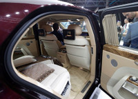 [ẢNH] Siêu xe của Tổng thống Putin được thương mại hóa, có thêm bản mui trần