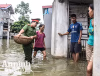 Xúc động hình ảnh những chiến sỹ Công an Hà Nội ở 
