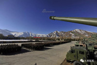 [ẢNH] Trung Quốc biên chế pháo tự hành bánh lốp thế hệ mới nhanh chóng mặt