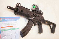 [ẢNH] Bàn giao súng Galil ACE cho Lào, Việt Nam sẽ xuất khẩu súng trường tấn công?