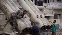 [ẢNH] Quân đội Syria đánh phá ác liệt Bắc Lattakia bằng rocket tự chế Golan