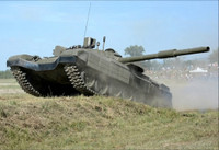 [ẢNH] Bất ngờ với phiên bản xe tăng T-72 được trang bị tới 3 khẩu pháo