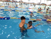 Giúp trẻ có những kỹ năng đảm bảo an toàn dưới nước