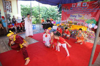 Mang Trung thu đến với trẻ mồ côi nương cửa Phật