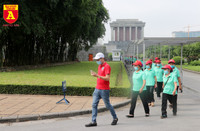 Thăm khu di tích nhà sàn Bác Hồ ở Hà Nội