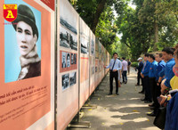 Thăm khu di tích nhà sàn Bác Hồ ở Hà Nội