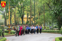 Thăm khu di tích nhà sàn Bác Hồ ở Hà Nội