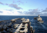 [ẢNH] Tổng thống Trump ngăn chặn loại biên tàu sân bay đang làm Iran lo sợ