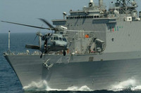 [ẢNH] Chiến hạm Mỹ bị buộc phải lênh đênh trên biển 2 tháng, vì sao?