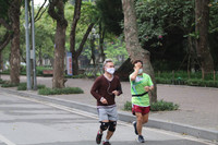 Hà Nội trong ngày đầu thực hiện cách ly toàn xã hội phòng chống dịch Covid-19