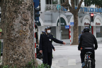 Hà Nội trong ngày đầu thực hiện cách ly toàn xã hội phòng chống dịch Covid-19