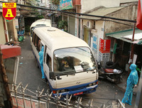 Đưa gần 60 người đi cách ly tại Bệnh viện Công an Hà Nội