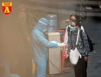 Đưa gần 60 người đi cách ly tại Bệnh viện Công an Hà Nội