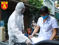 Đưa gần 60 người đi cách ly tại Bệnh viện Công an Hà Nội