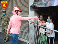 Đưa gần 60 người đi cách ly tại Bệnh viện Công an Hà Nội