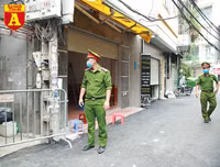 Đưa gần 60 người đi cách ly tại Bệnh viện Công an Hà Nội