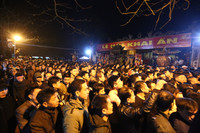 Không ngại chen chúc, biển người dự lễ khai ấn đền Trần 2018