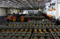 Mỹ bất ngờ chuyển gần một triệu quả bom đến Guam sẵn sàng cho tình huống xấu