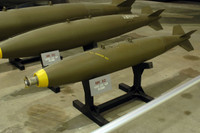 Mỹ bất ngờ chuyển gần một triệu quả bom đến Guam sẵn sàng cho tình huống xấu