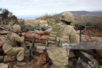 [ẢNH] Súng trường tấn công mạnh hơn AK-47 và M-16 vừa xuất hiện tại Syria