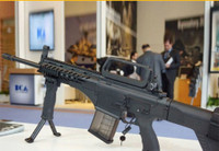 [ẢNH] Súng trường tấn công mạnh hơn AK-47 và M-16 vừa xuất hiện tại Syria