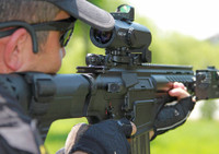 [ẢNH] Súng trường tấn công mạnh hơn AK-47 và M-16 vừa xuất hiện tại Syria