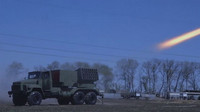 [ẢNH] Ly khai miền Đông dội bão lửa vào quân đội Ukraine bằng pháo phản lực siêu khủng