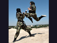 [ẢNH] Đội nữ đặc nhiệm sát thủ Iran bất ngờ lộ diện giữa tình hình căng thẳng với Mỹ