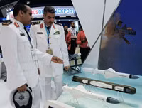 Cận cảnh dàn vũ khí tiên tiến tại triển lãm quốc phòng ở Malaysia