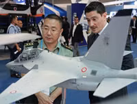 Cận cảnh dàn vũ khí tiên tiến tại triển lãm quốc phòng ở Malaysia