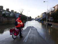 [ẢNH] Gian nan hoạt động đưa thư trên thế giới, không phải ai cũng biết