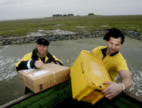 [ẢNH] Gian nan hoạt động đưa thư trên thế giới, không phải ai cũng biết