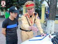 CSGT Hà Nội lập biên bản xử lý nghiêm các phương tiện vi phạm