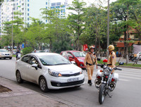 CSGT Hà Nội lập biên bản xử lý nghiêm các phương tiện vi phạm