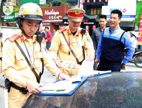 CSGT Hà Nội lập biên bản xử lý nghiêm các phương tiện vi phạm
