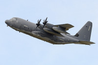 [ẢNH] 'Chim ưng xám' MC-130J Mỹ bất ngờ 'gửi thông điệp rắn' tới Trung Quốc