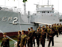 [ẢNH] Nghị sĩ Mỹ muốn Triều Tiên trả lại tàu hải quân mà nước này từng bất ngờ tấn công bắt giữ