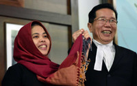 [ẢNH] Nữ bị cáo người Indonesia vụ sát hại công dân Triều Tiên mang hộ chiếu Kim Chol mừng vui được thả