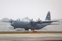 [ẢNH] ‘Lực sĩ’ C-130J Super Hercules ‘ngã sấp mặt’ ngay khi chuẩn bị cất cánh