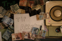 [ẢNH] Chật chội hơn phố cổ Hà Nội: 300 nhà hàng trong khu phố rộng chỉ bằng nửa sân bóng ở Nhật Bản