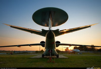 Khám phá tính năng máy bay cảnh báo sớm trên hạm 