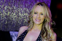 [ẢNH] Sao phim khiêu dâm bị bắt ngay tại quán bar