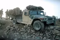 [ẢNH] Quân đội Ukraine nhận số lượng lớn xe thiết giáp Humvee từ Mỹ