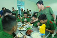 Học làm chiến sĩ Công an