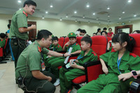 Học làm chiến sĩ Công an