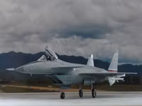 [ẢNH] Tiêm kích bí ẩn MiG-144 tiếp tục 