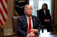 [ẢNH] Chuyên gia Nga: Mỹ có thể mất vai trò lãnh đạo thế giới vì đại dịch Covid-19