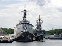 [ẢNH] Khu trục hạm tỷ đô của Nhật suýt nữa bị bão nhấn chìm xuống biển